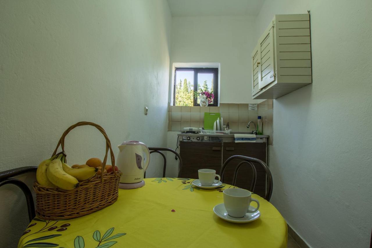Aggeliki apartments Dassia By Hotelius Kato Korakiana Bagian luar foto